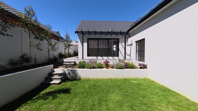 4 Bedroom Property for Sale in Mount Royal Golf Estate Western Cape